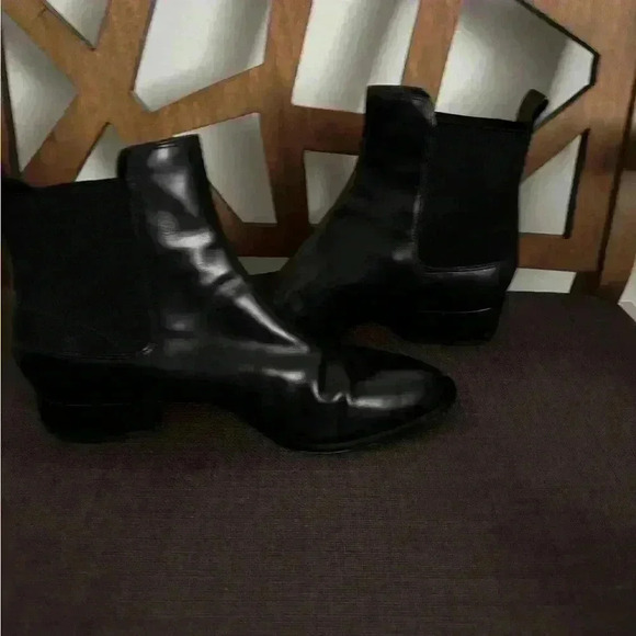 Vince black leather ankle boots used like a new Size 8 - Picture 6 of 12